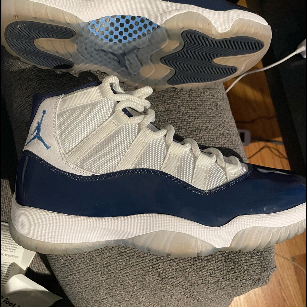 Air Jordan 11 Retro win like 82. 100% authentic